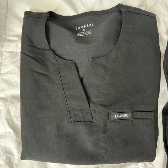 Jaanuu Tops - JAANUU Andra Slim Scrub Top
